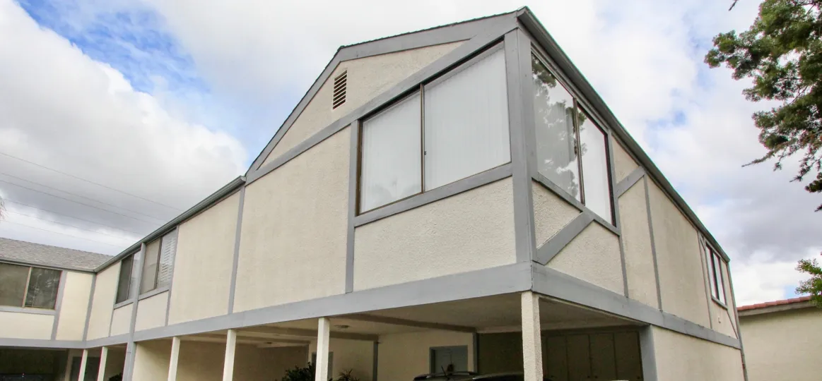 A club like buiding in Golfview Terrace seems like touching the sky