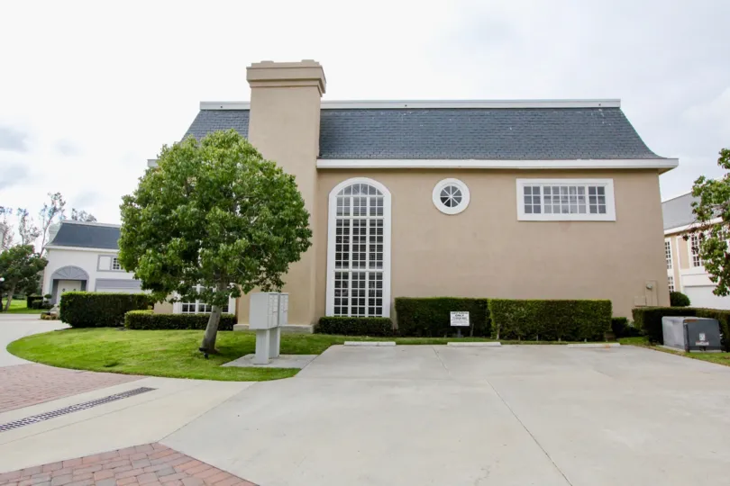 Awesome villa with lawn having ample space in Jocky Club of Carlsbad