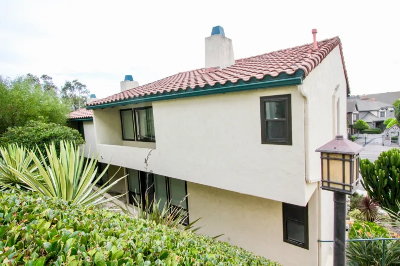 picture of medium sized bunglow La Costa Del Sol, located at Carlsbad, California