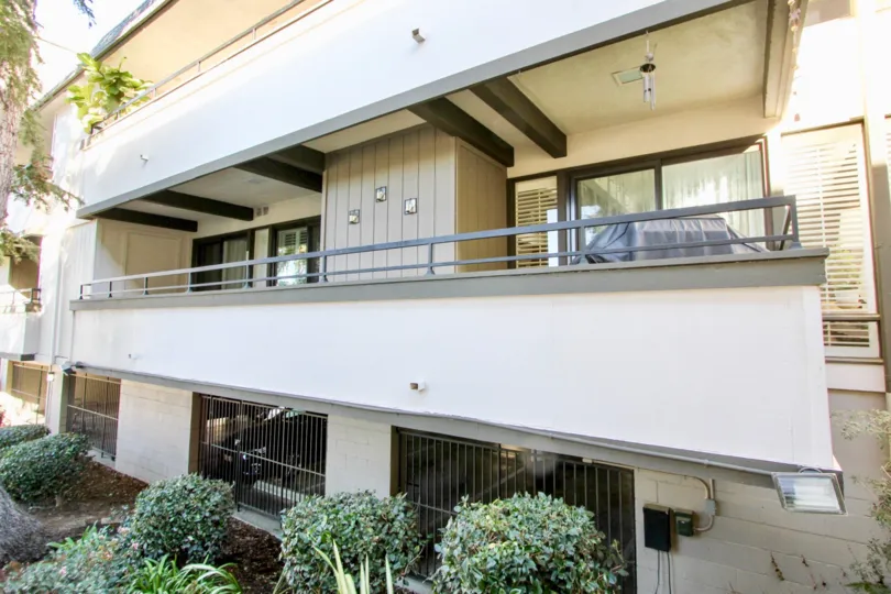 the la costa fairways is a build house of the carlsbad city in california