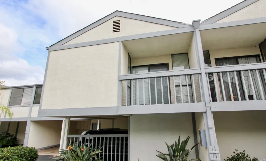 the La Costa Golf View Terrace is a triangle shape house of the carisbad city in Ca