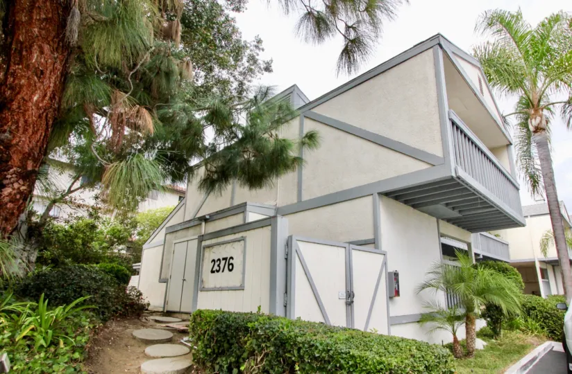 THE 2376 APARTMENT IN THE LA COSTA GOLF VIEW TERRACE WITH THE TREES, PLANTS, GRASSES