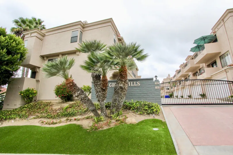 THE LA COSTA HILLS IS A HILLS BASED HOUSE OF THE CARLSBAD IN CA
