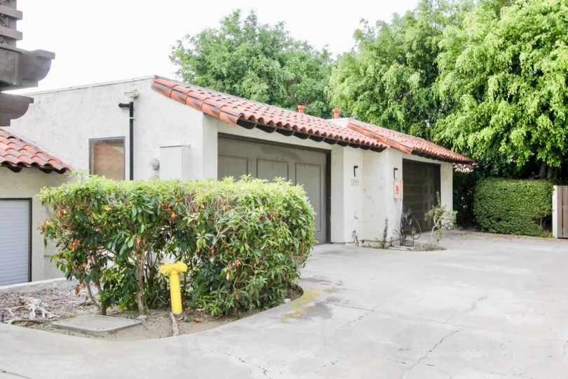 the la costa pacific villas is a parking house of the carlsbad city in ca