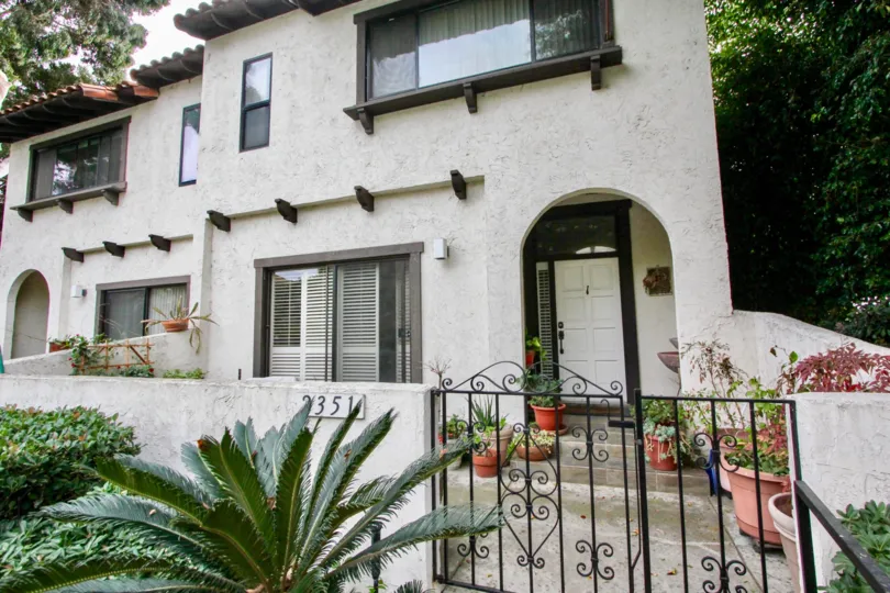 the la costa pacific villas is a wood house of the carlsbad city in ca