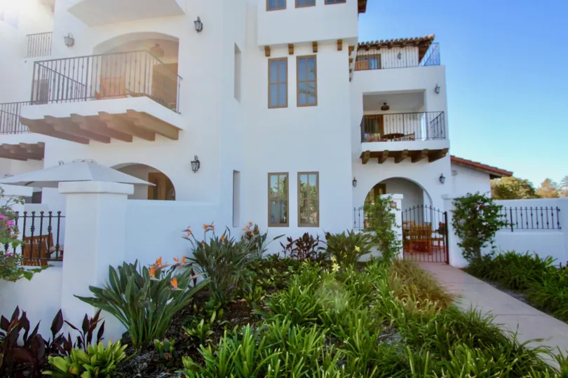 the la costa resort villas is a palacee type of the carlsbad city in ca