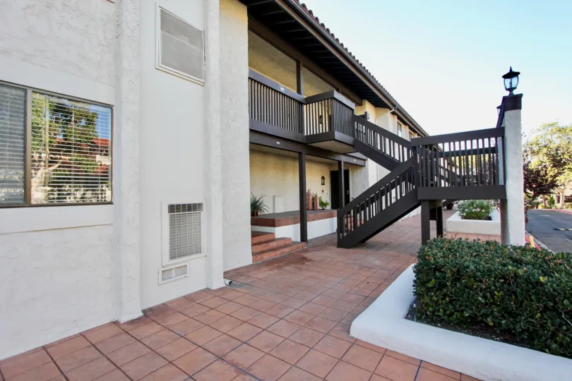 THE HOUSE IN THE LA COSTA RIVIERA WITH THE UPSTAIRS, BALCONI, ATTACHED AC