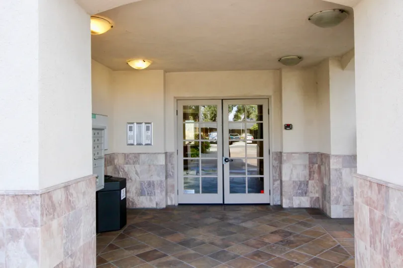 THE APARTMENT IN THE LAGUNA POINT WITH THE GLASS DOOR, ELECTRIC BOX, BULPS
