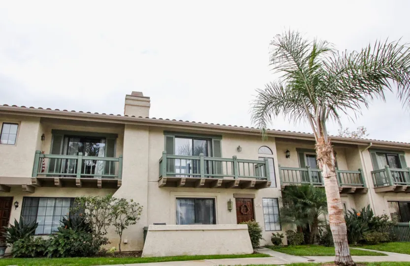 Awsome Las Playas Building In Carlsbad California Country