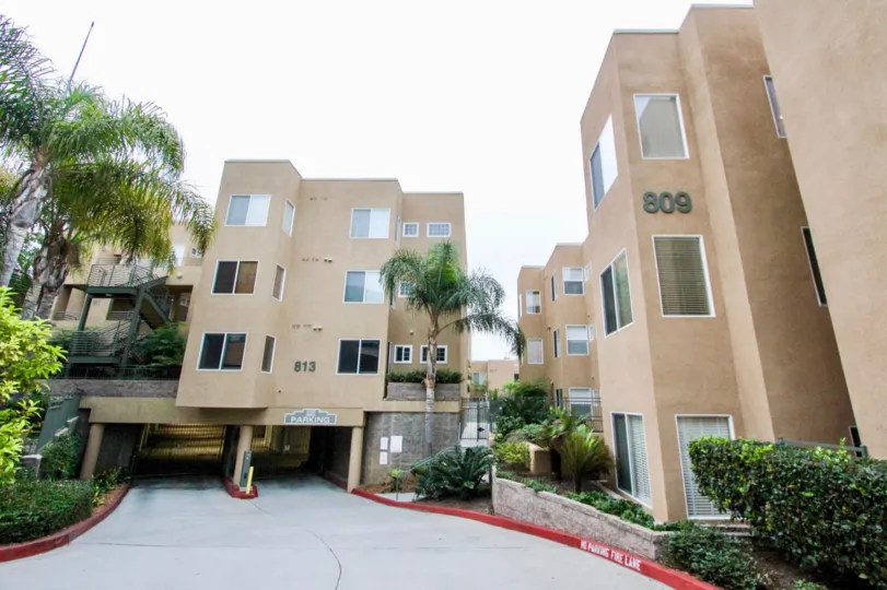 Spacious apartments with entrance and garden in Ocean Pointe of Carlsbad
