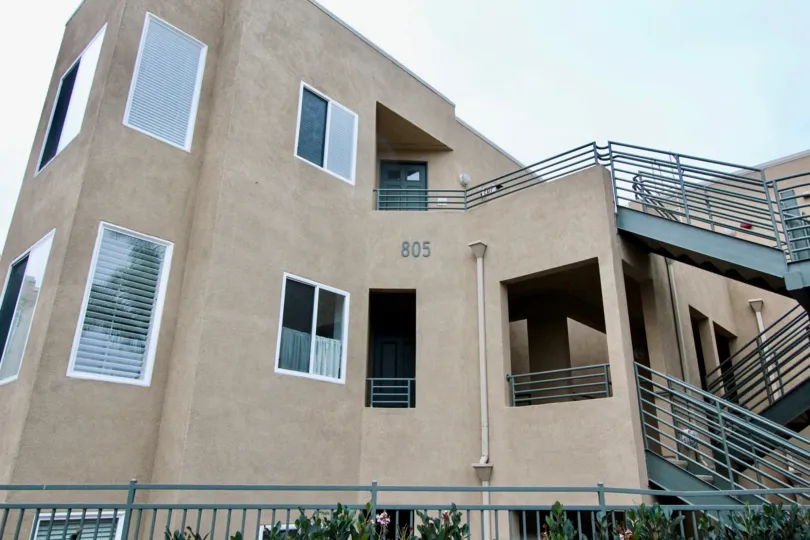 THE 805 APARTMENT IN THE OCEAN POINTE WITH THE UPSTAIRS, PLANTS, TREES