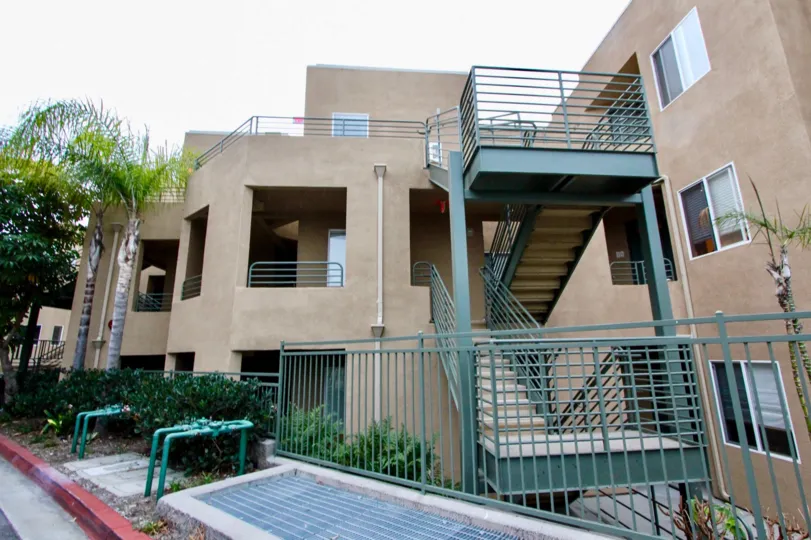 the ocean pointe is circle based step house of the carlsbad city in ca