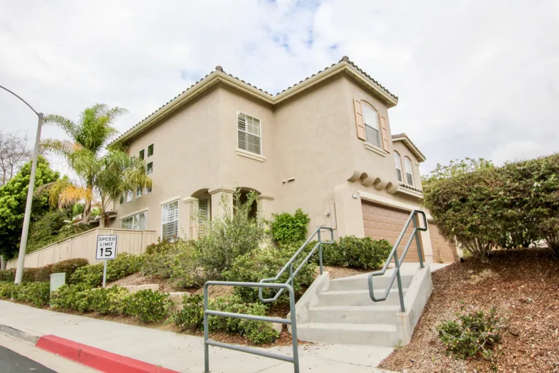 A day in the Poinsettia Heights with a beautiful house and plants.