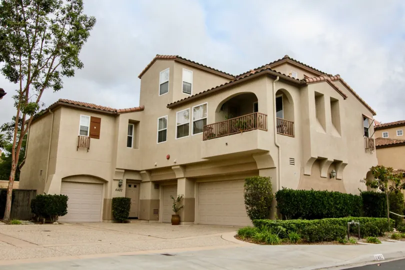 Villa with garden and balcony place in Portico of Carlsbad