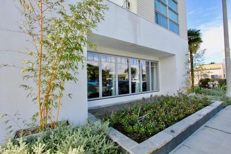 Villa with green garden and glass doors of Railyard Loft of Carlsbad