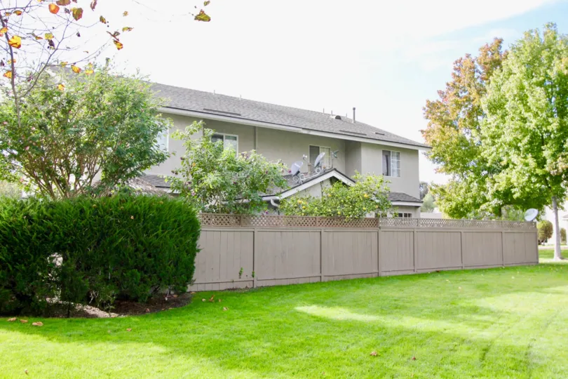 The crest is a crest like green paradise that can only be seen in Carlsbad, California