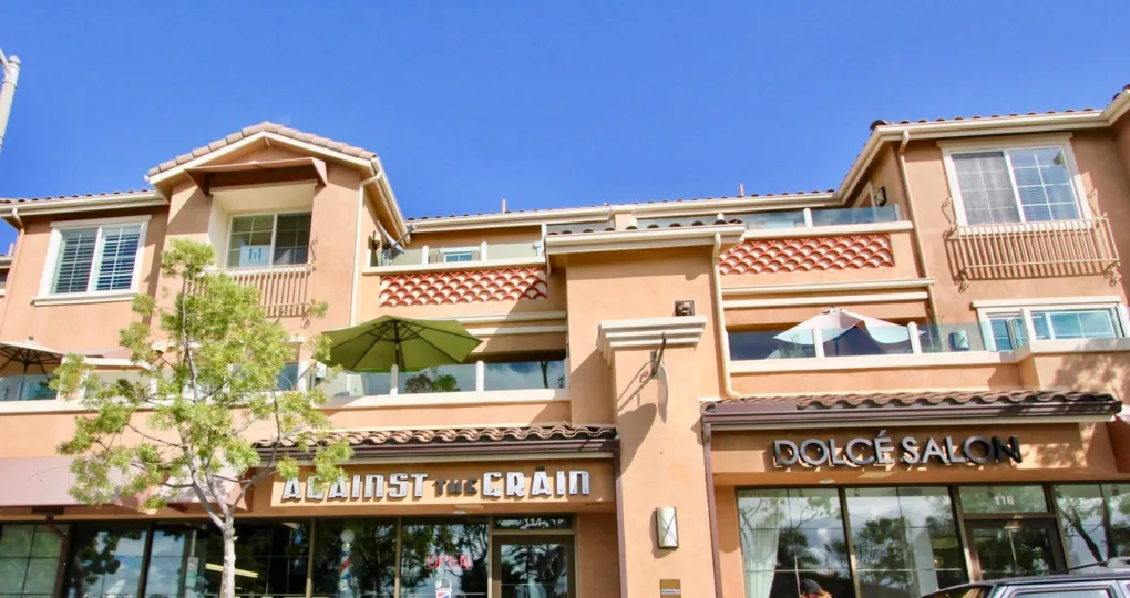 THE APARTMENT IN THE VILLAGE BY THE SEA WITH THE UMBRELLA, AGAINST THE GRAIN SHOP, TREE