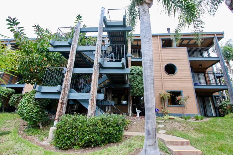 amazing homes at Windsong Cove in Carlsbad, California