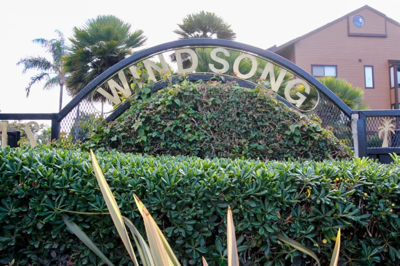 Lush green entry to park in Windsong Palms, Carlsbad California