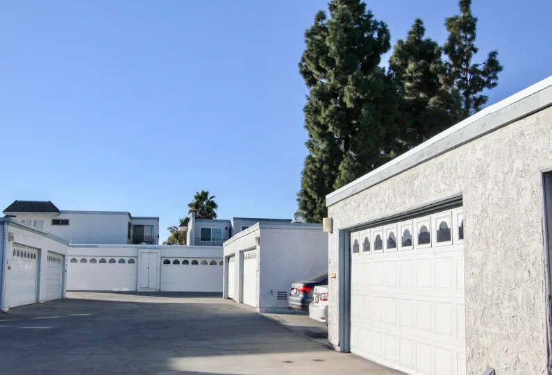 Beautiful Houses with car parking on a sunny day in Autumn Hills of Chula Vista city
