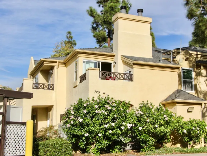 A beautiful beige home and garden in the Camelot neighboorhood of Chula Vista, CA