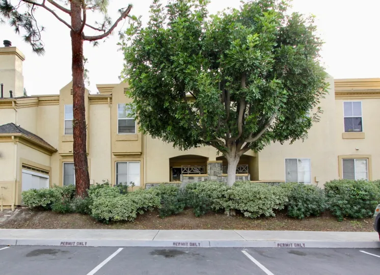 Camelot community in chulu vista, california, fron view