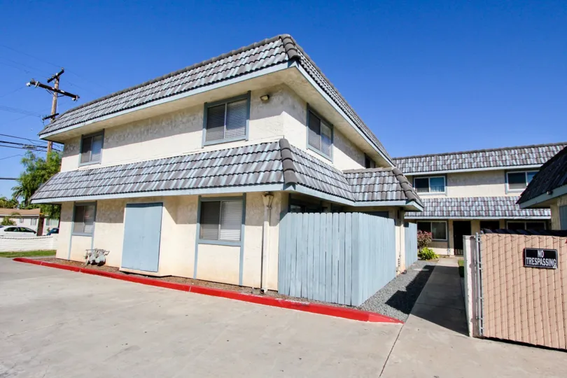 Pictures a Centra Villas home in Chula Vista, California