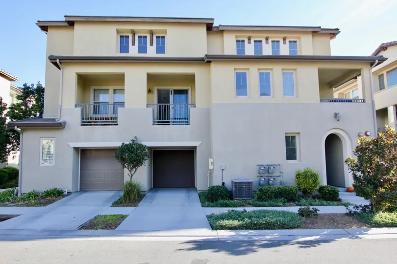 Lavish spaced home with garden and balcony in Clover.