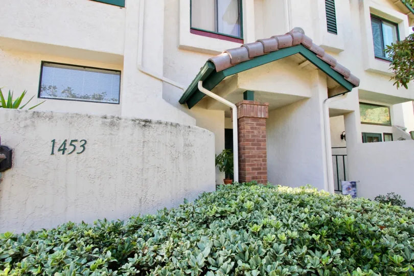 Eucalyptus Ridge is a neighborhood in Chula Vista, CA. Here is some general information on homeowner associations. Homeowner Associations consist of townhomes, condos or single family homes. HOA dues are usually required and with those fees you will get s