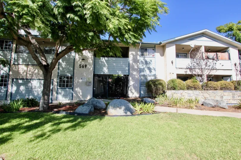 Beautifully Mowed Lawn in Gentry Villas in Chula Vista, California