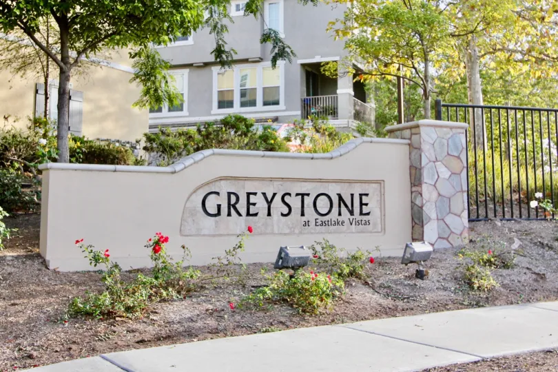 THE GREYSTONE EASTLAKE VISTAS IN THE GREYSTONE WITH THE GARDEN, BALCONI