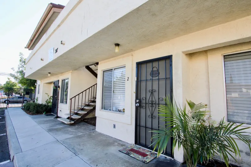 A sunny day at Jasmine Place in Chula Vista in California