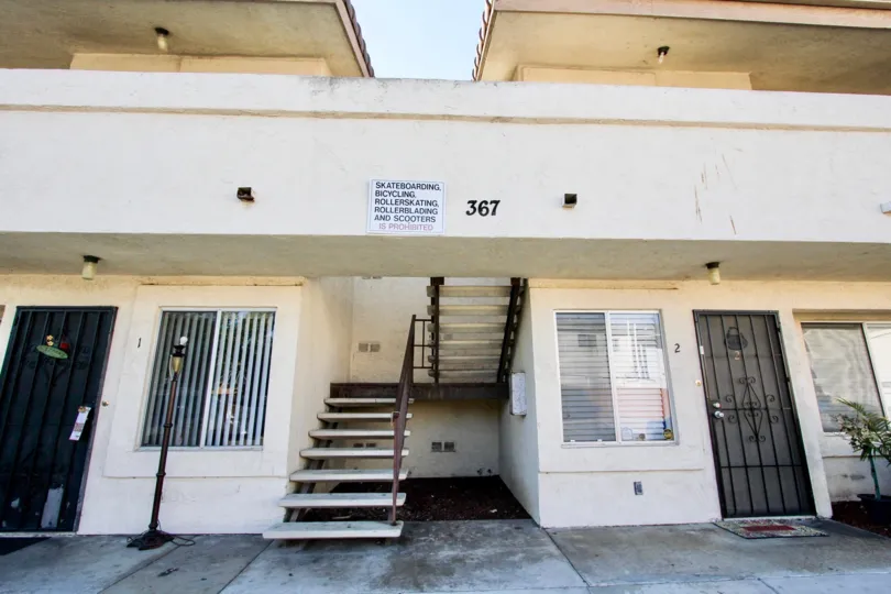 housing bulding in Jasmine Place chula vista, not very rich in cleanliness