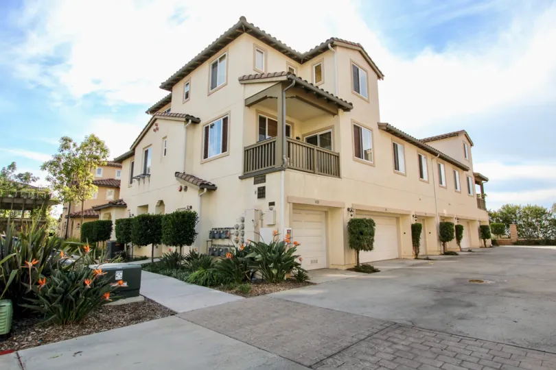 upward street view of mar brisa in chula vista california