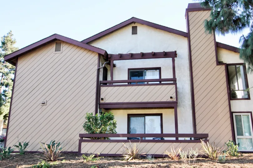 Exterior building view of the Melrose Villas community in Chula Vista, CA