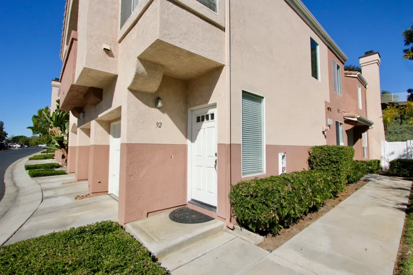 An amazing townhome in Sanibelle Community in sunny California