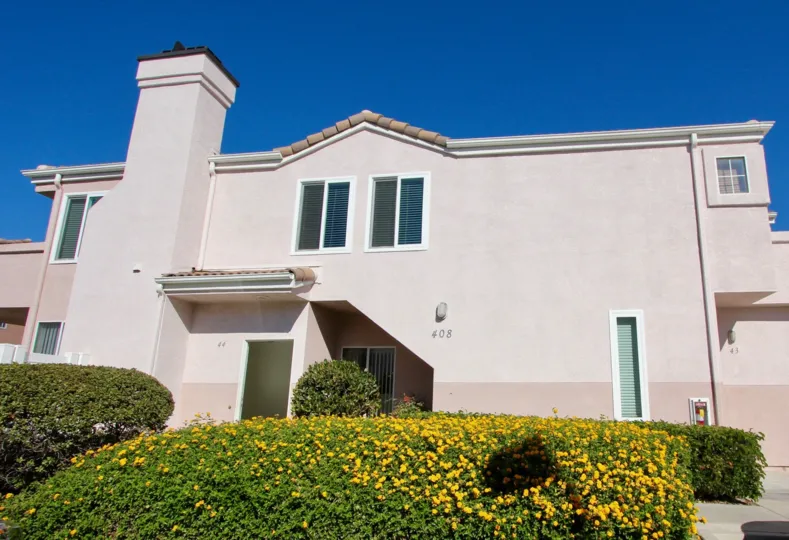 THE 408 APARTMENT IN THE SANIBELLA WITH THE FLOWER PLANTS, GLASS WINDOWS