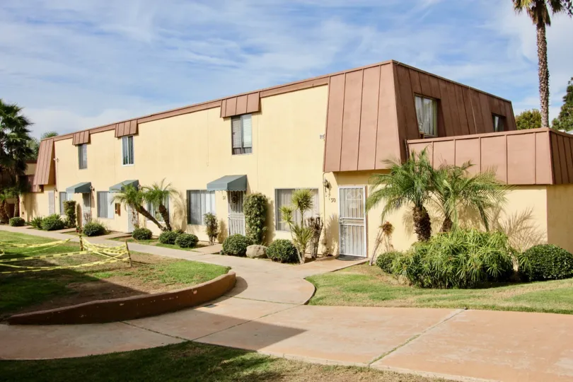 A beautiful 2 floored building in a sunny setting in Stonebridge II neighborhood.