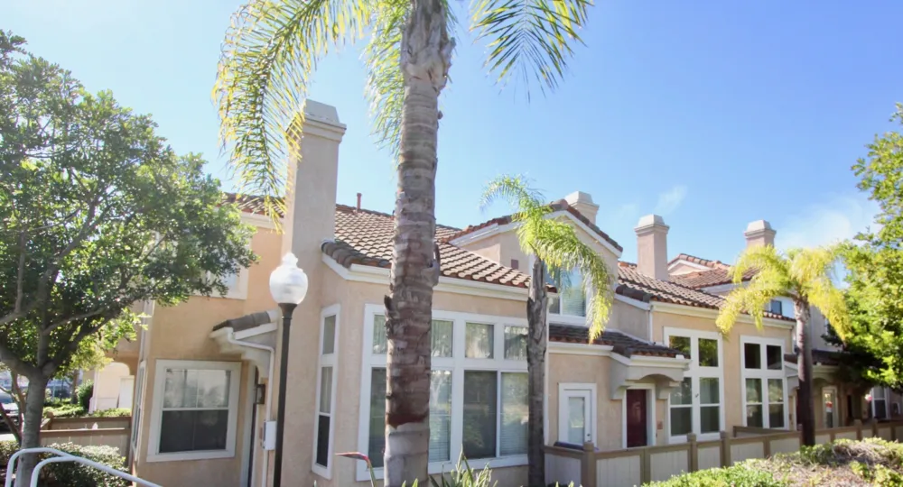 Live in luxoury at the Tiara Community in sunny Chula Vista, CA