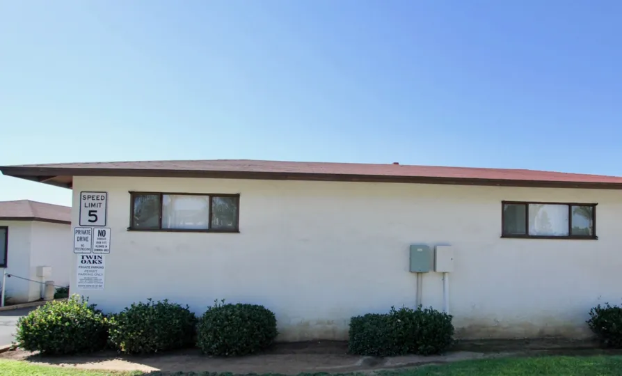 Minimallistic ground-floor house in Twin Oaks, Chula Vista.