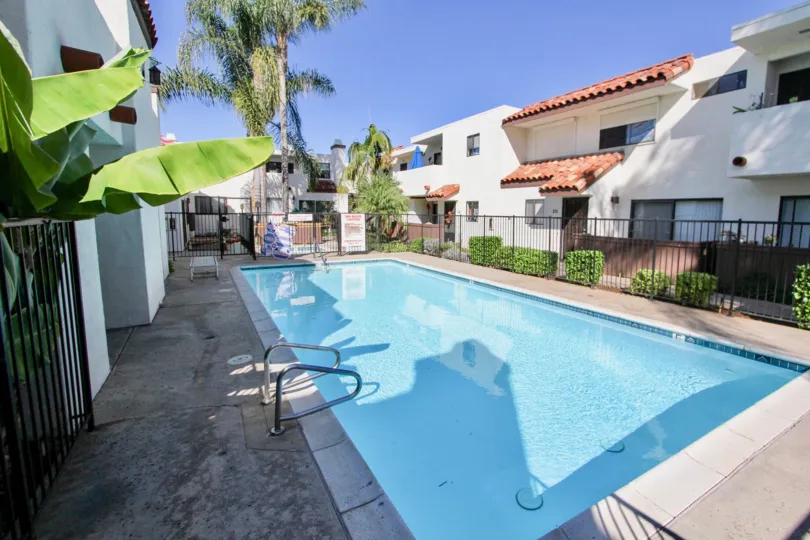 Swimming pool at its best for learning swimming in Villa Hermosa.