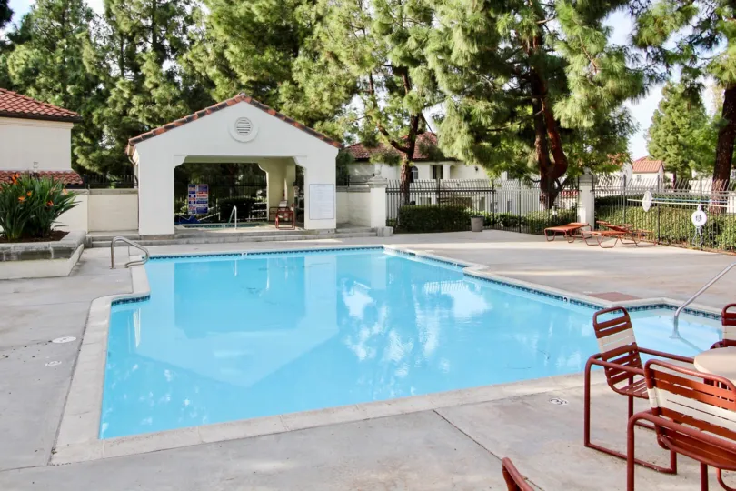 This condo is located on ground level. Recently Painted. Each Bedroom has full bath. Near Lake, Shopping, Trails, Schools,