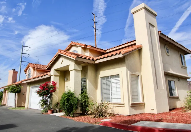Cute Cottage Styled Apartment at Villas Rosa, Chula Vista, California