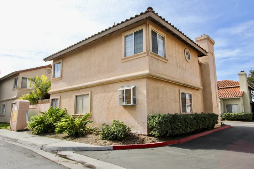 Look at this beautiful Villa Rosa in Chula Vista California. Your heart will crave to own one
