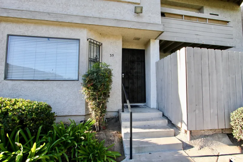 Shed near to the stair in front of the building in Vista De Otay