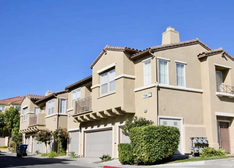Great corner apartment in Vista Sonrisa, Chula Vista, sunny California.