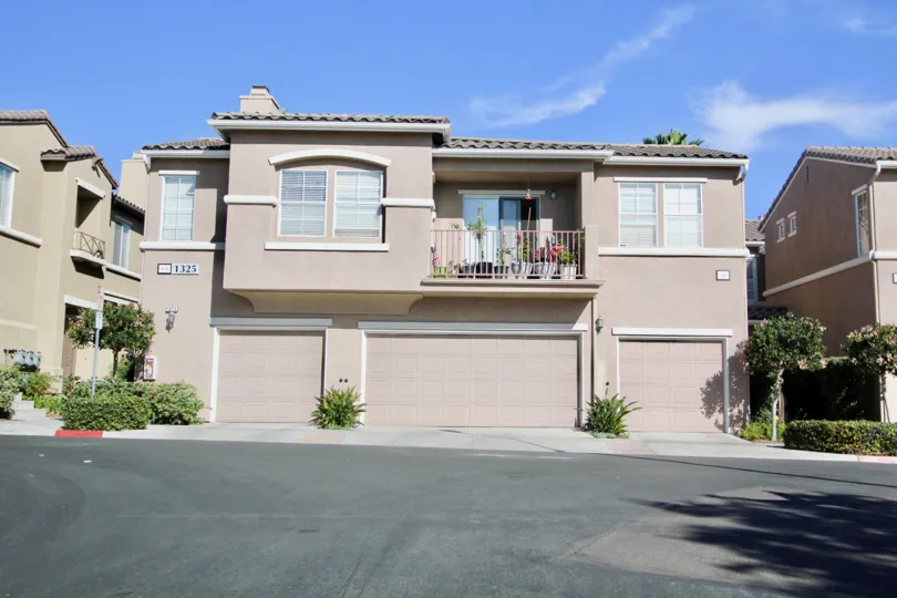 Bright sunshine day with clear view of House in vista Sonrisa of Chula Vista
