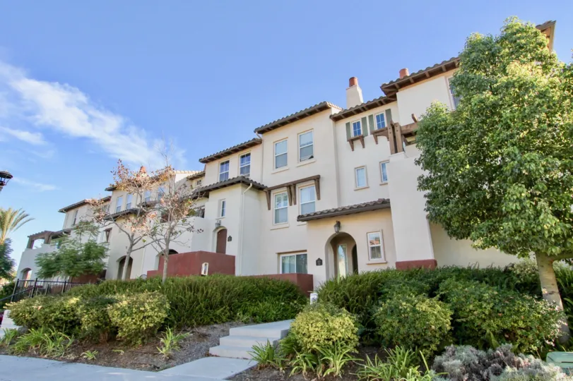 Beautiful apartments of Winding Walk with a mature landscape