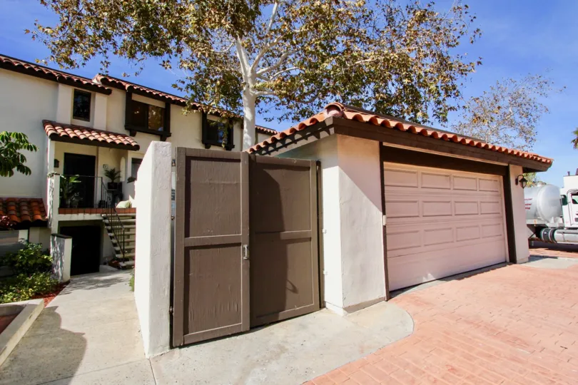Bay Vista  ,: Clairemont Mesa ,California,blue sky,brown door