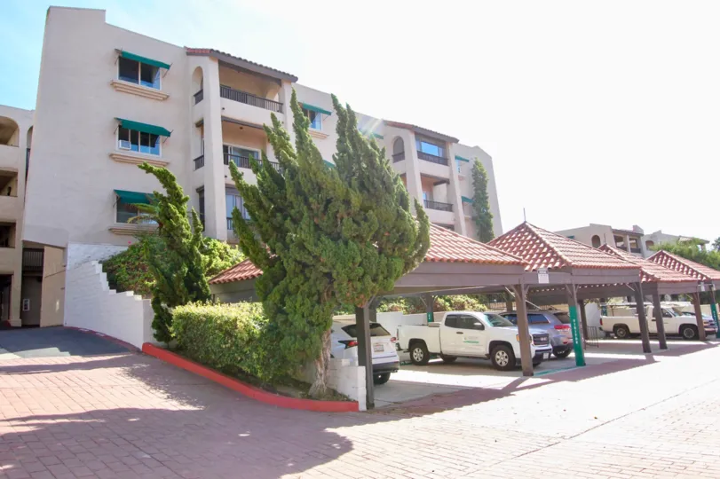 Costa Viva  , Clairemont Mesa  , California,white sky, car parking